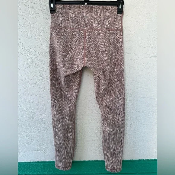 Lululemon Wunder Under High-Rise 7/8 Tight *Full-On Luon 25" Size 8 Pink Cream - Picture 5 of 12